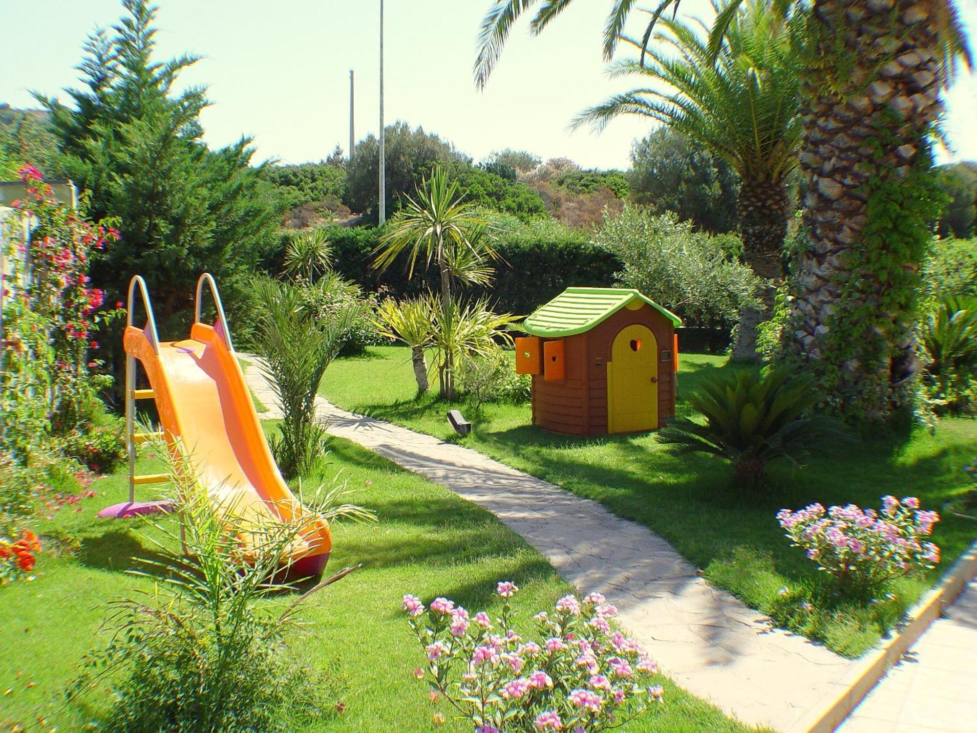 Palm Village Виласимиус Екстериор снимка
