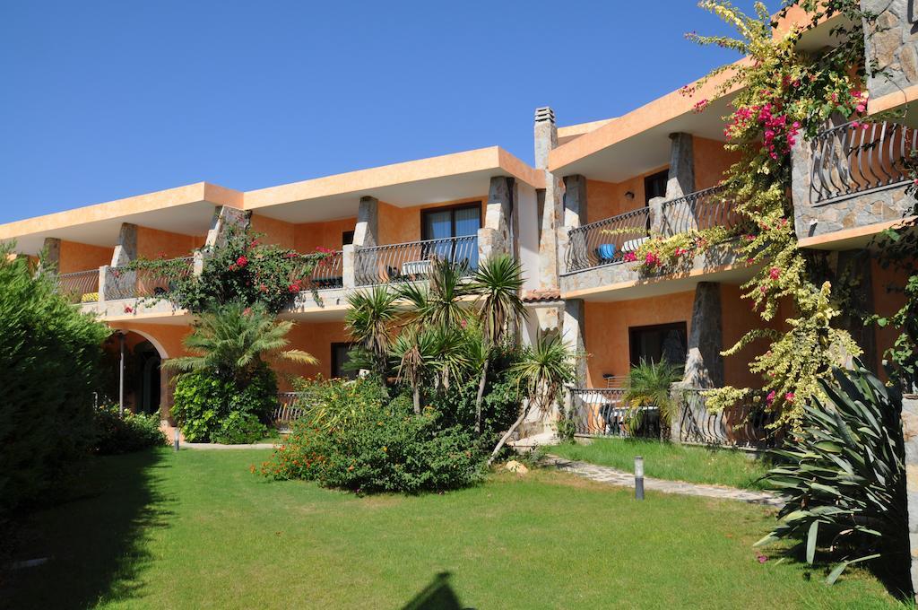 Palm Village Виласимиус Екстериор снимка
