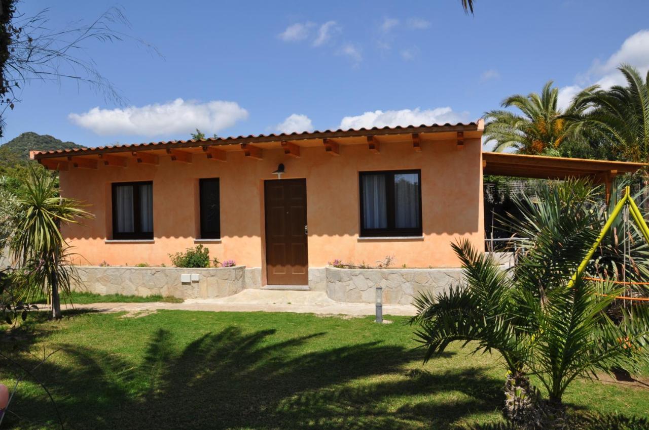 Palm Village Виласимиус Екстериор снимка